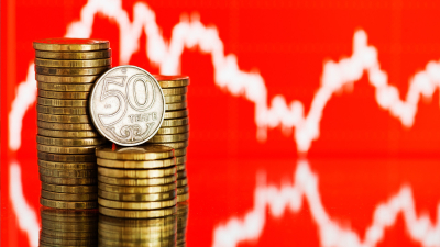 Тенге ослаб на 1,6% на фоне рекордных продаж валюты