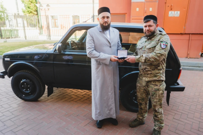 Муфтий Татарстана передал бойцам СВО автомобиль &laquo;Нива&raquo; и гостинцы к Курбан-байраму