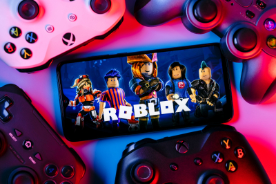 Минцифры и&nbsp;РКН попросили разблокировать Roblox