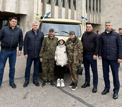 УАЗ с гуманитарными грузами отправился из Челнов в зону СВО