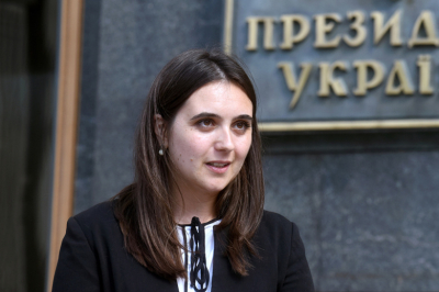 Любовница разбушевалась: кто такая Юлия Мендель, которая громит Зеленского