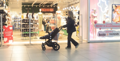 В России у многодетных семей запретили изымать землю и авто за долги