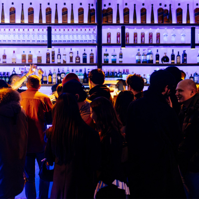 Пить и вдохновляться: Чем живет Purple Bar в Алматы