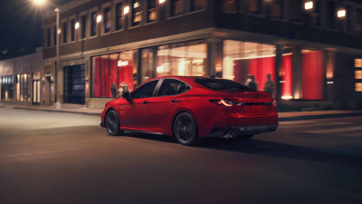 Toyota выпустила «ночную» спецверсию Camry со спортивной подвеской