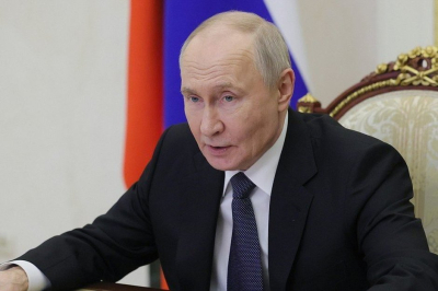 Путин поручил оказать поддержку семьям пострадавших после трагедии в Старобельске