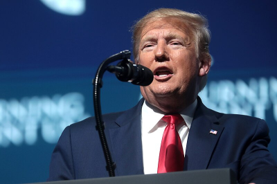 CNN: в окружении Трампа наметился раскол из-за обсуждений новых ударов по Ирану
