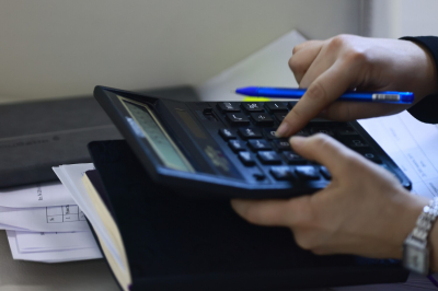 Эксперт предрек новое ослабление рубля