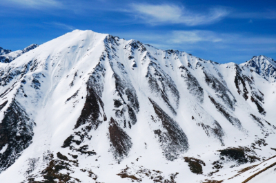 Спасатели спустили тела трех туристов с горы в Бурятии